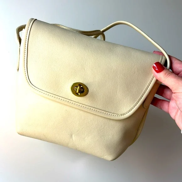 Coach | Vintage Quincey #9919 in Bone - Picture 3 of 15